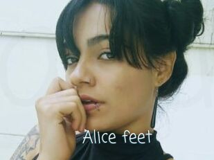 Alice_feet