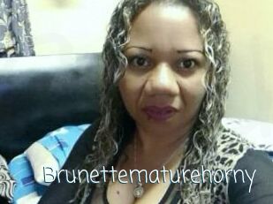 Brunettematurehorny