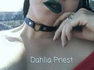 Dahlia_Priest