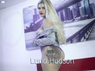 Luna_Hudson