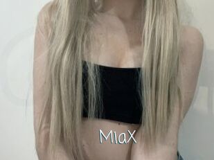MiaX Adult o Porn