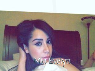 Mia_Evelyn