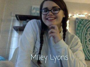 Miley_Lyons