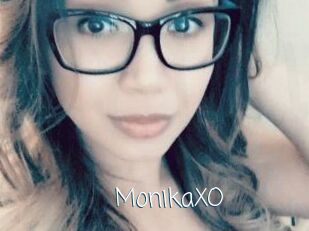 MonikaXO