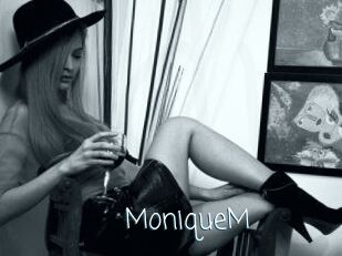 MoniqueM