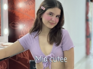 Mia_cutee