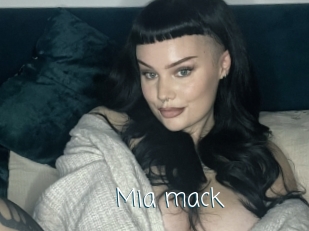 Mia_mack