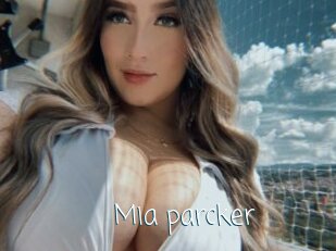 Mia_parcker