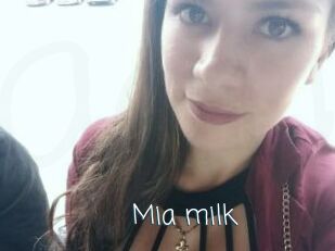 Mia_milk