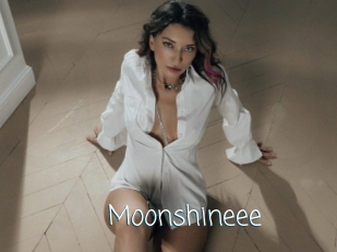 Moonshineee