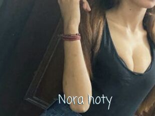 Nora_hoty