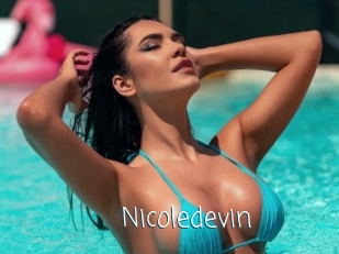 nicoledevin Adult o Porn