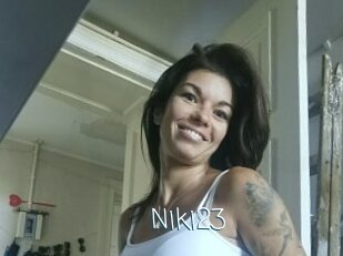 Niki23