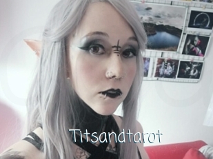 Titsandtarot