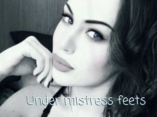 Under_mistress_feets